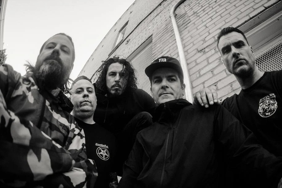 Eighteen Visions with One King Down, Foreign Hands & Sky Caught Fire
