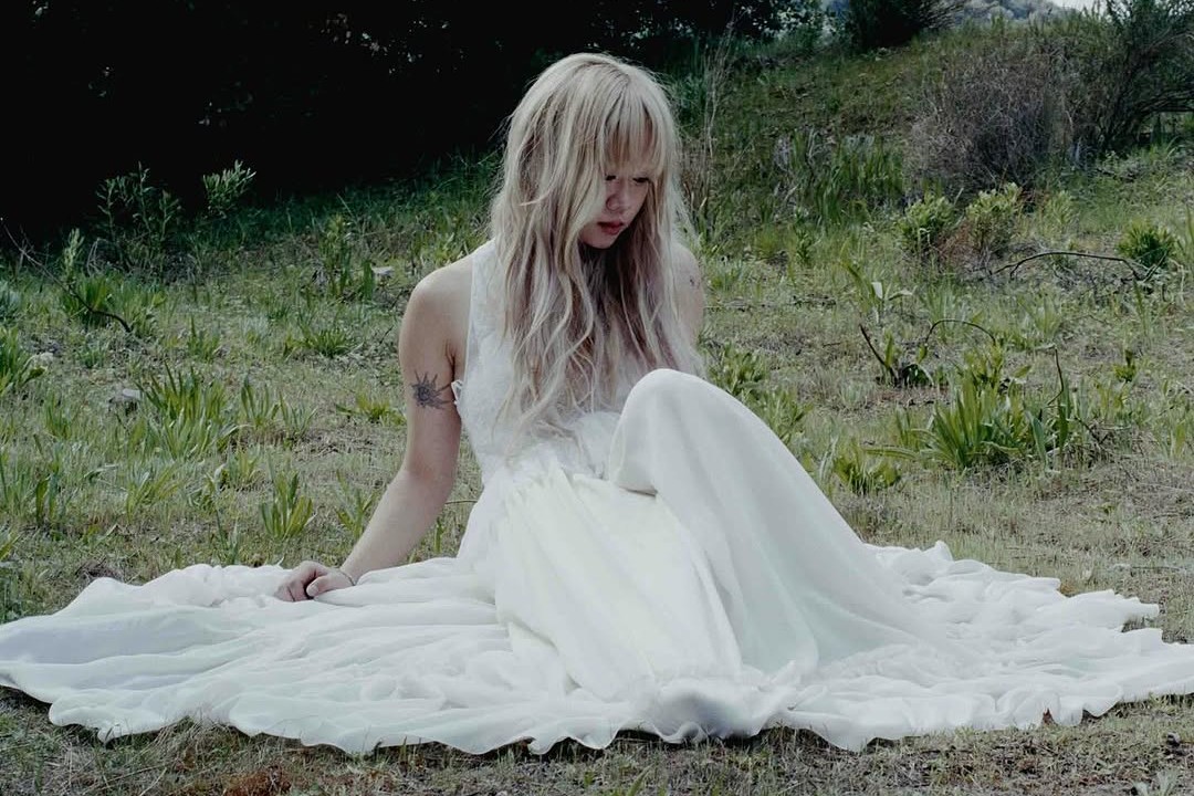 Wisp with Dream, Ivory & aldn