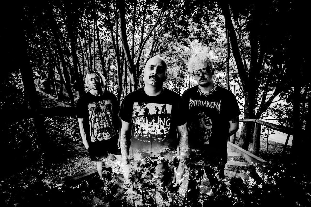 Shallow Waves with Sundowner & Computer