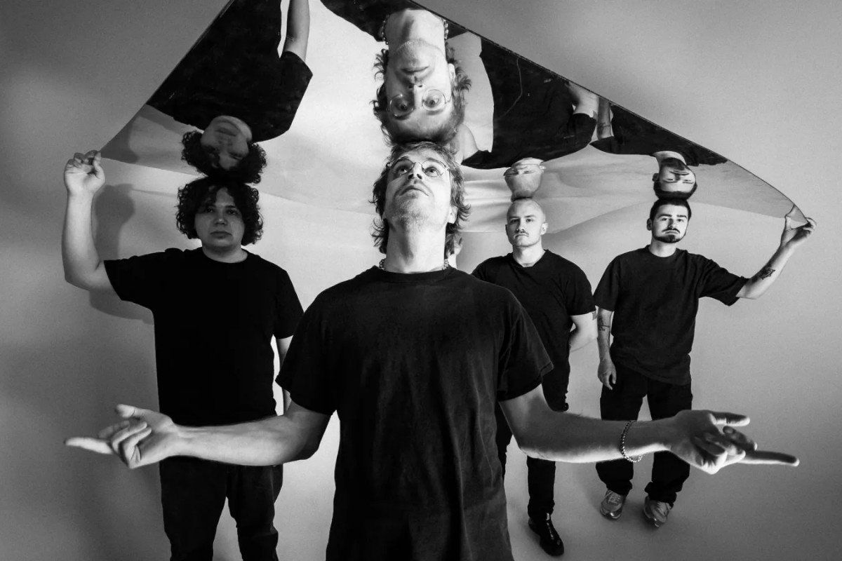 Lip Critic with Flatwounds & Bejalvin